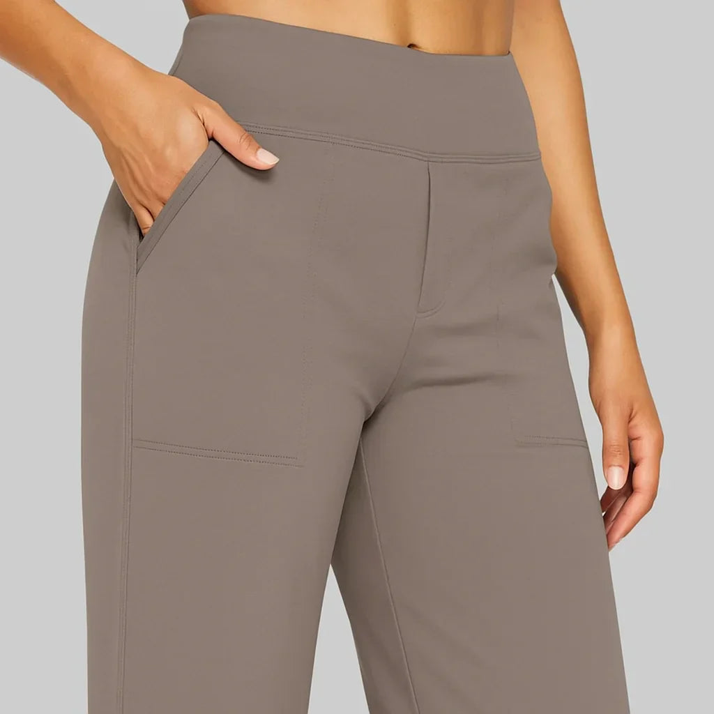 Clara | Pantalon stretch alliant élasticité, discrétion et élégance 